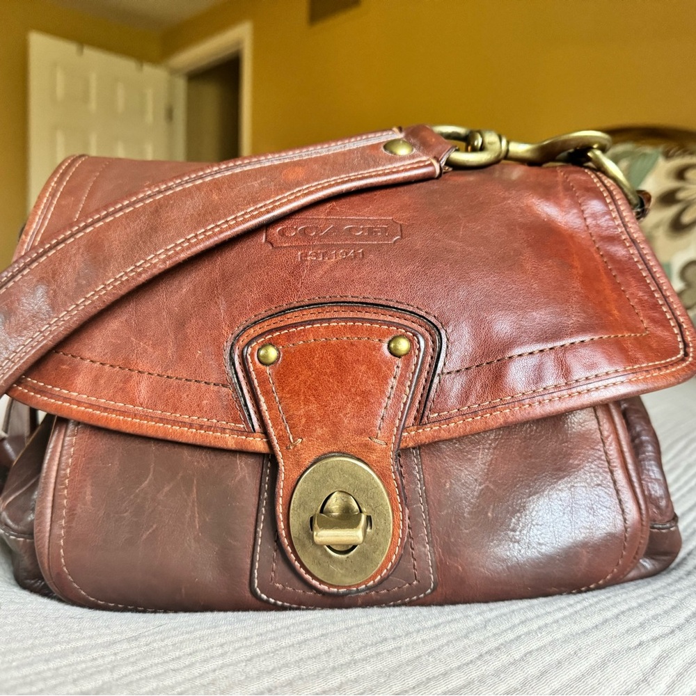 🍁Auth- COACH Legacy Ali Whiskey leather hobo🍁